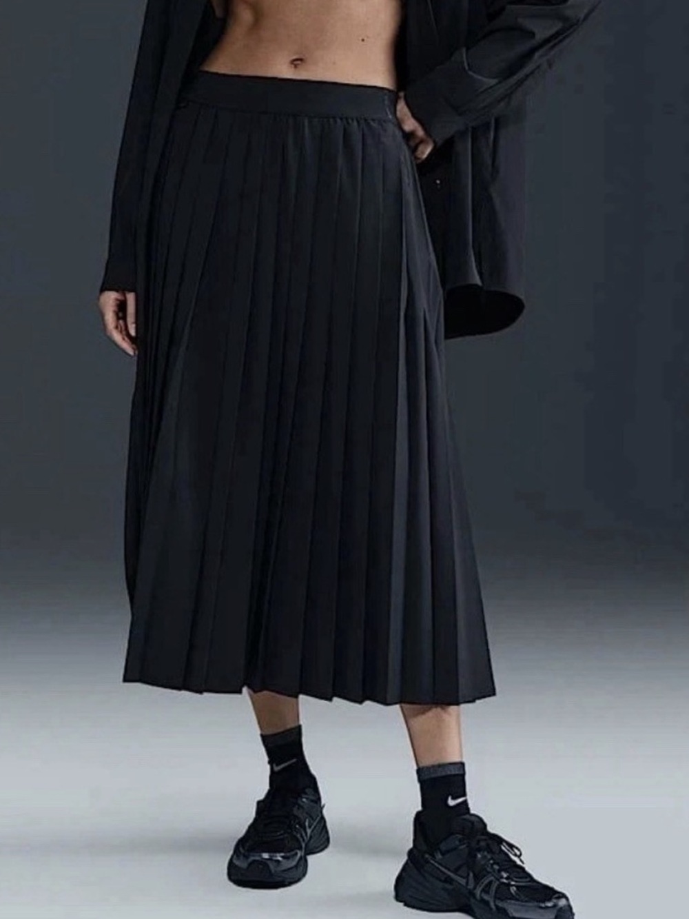 Nike 24.7 NWT Pleated Skirt M Black